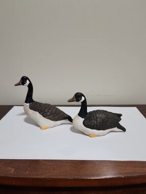 Pair of Canada Goose Small Figurines - Brown, Black & White